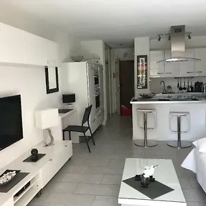 https://les-hameaux.fr-provencehotel.com
